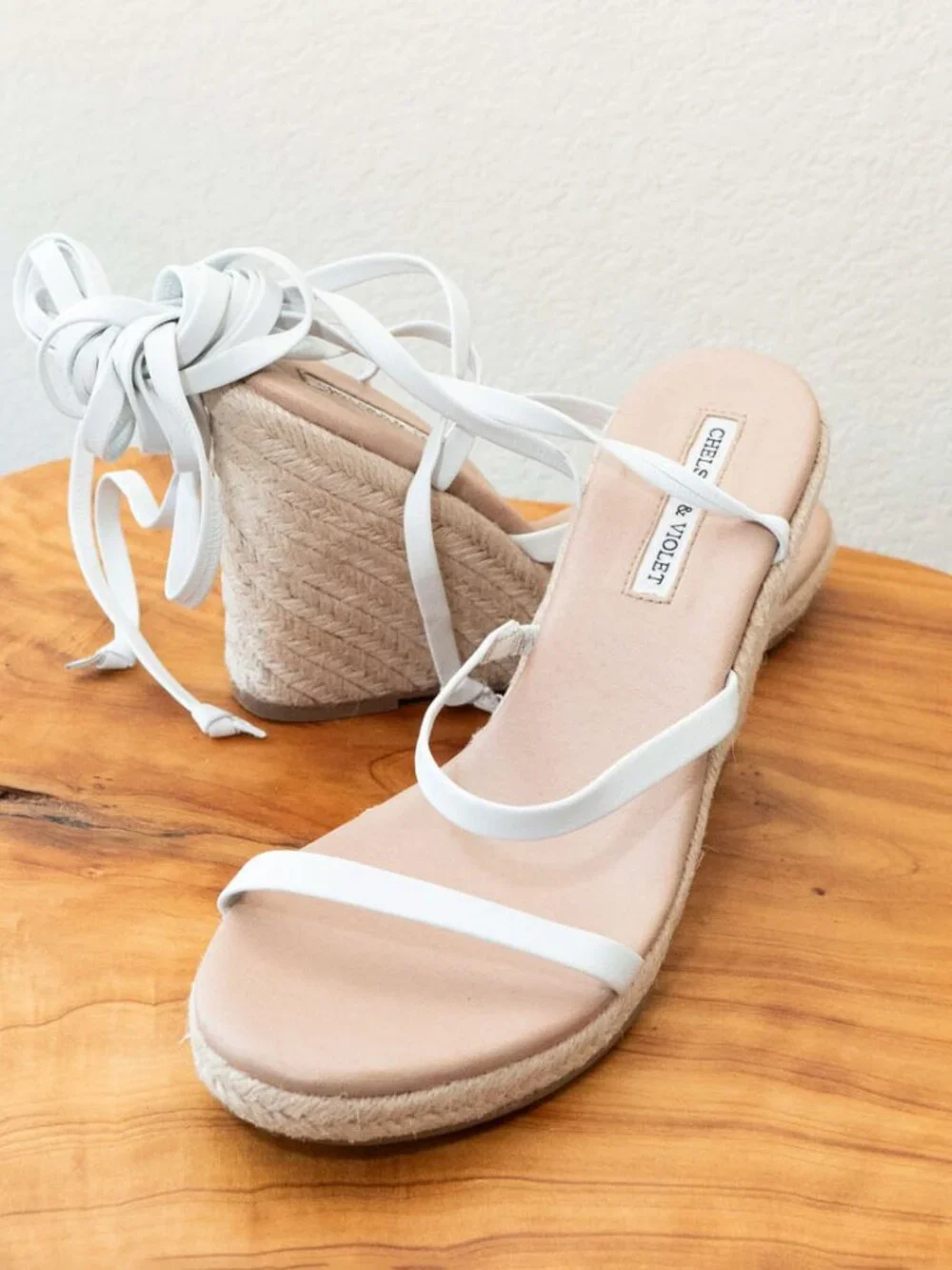 Chelsea & Violet Mariah Espadrille Wedges 8.5 White Lace Up Ankle Wrap Sandals